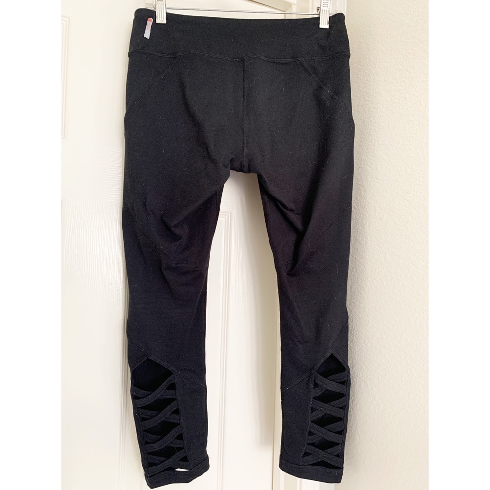 Zella cropped, mid rise lattice yoga pant